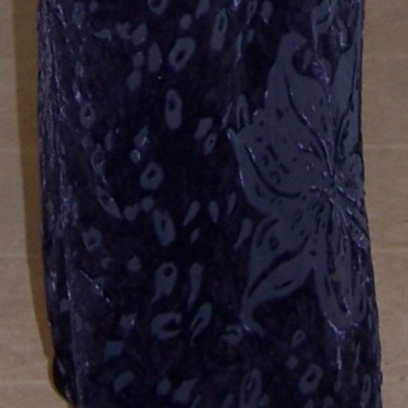 Carole Little Plum gown / laser-cut Made in USA - Picture 5 of 6